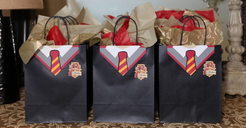 Harry Potter Gift Tote Bag Harry Potter Wizard Birthday Party Decorations Supplies Hogwarts Party Decor MC TTL Harry Potter Theme Party Decoration Harry Potter Party Favor Bags 12PC Halloween Party Treat Bags Paper Gift Bags