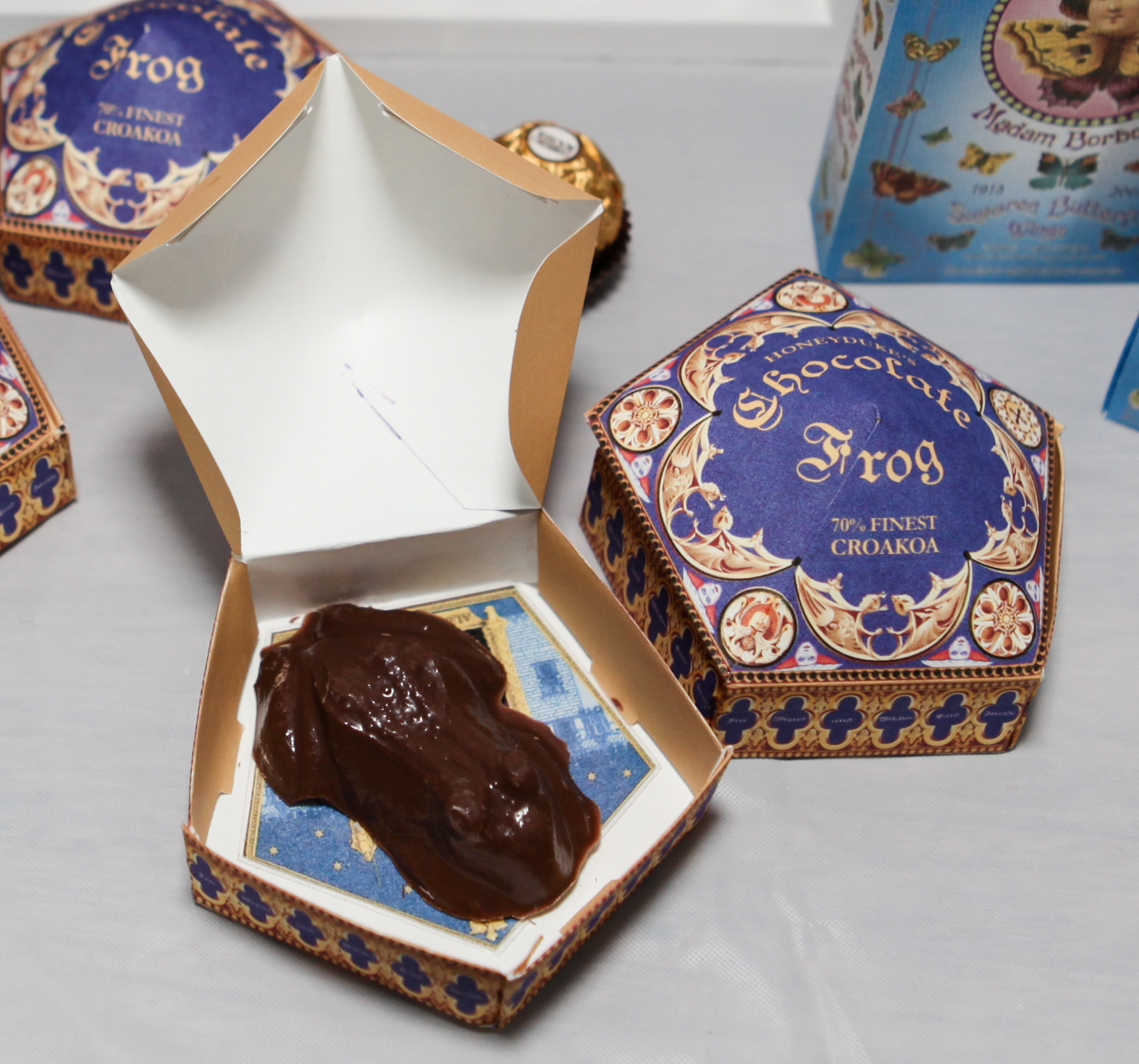 harry-potter-chocolate-frog-boxes-candidly-crafted